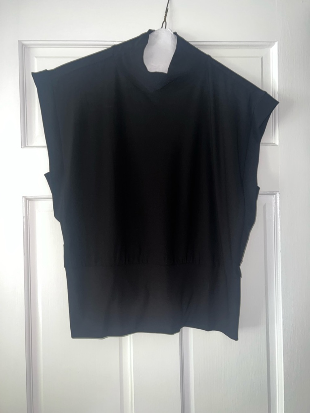 Black Sleeveless Women's Top with Crew Neck